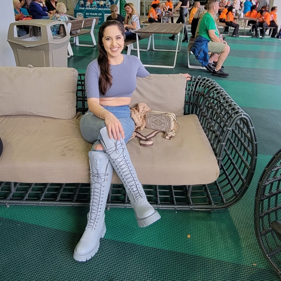 Brand new boots ! - Picture 1 of 3